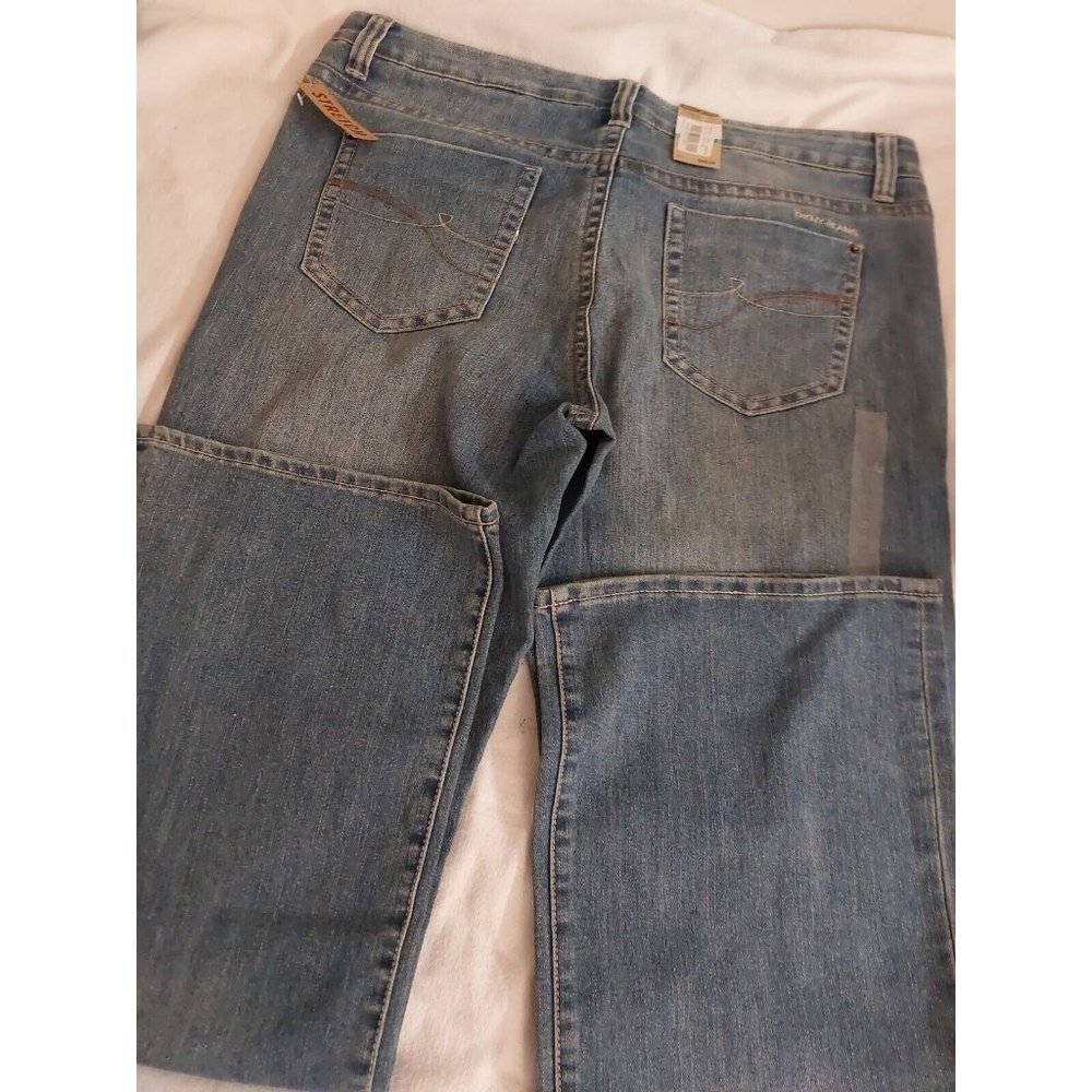 DINKY JEANS SIZE 16 R STRECTHED INSEAM 30 NWT $48 VALUE FOR LESS